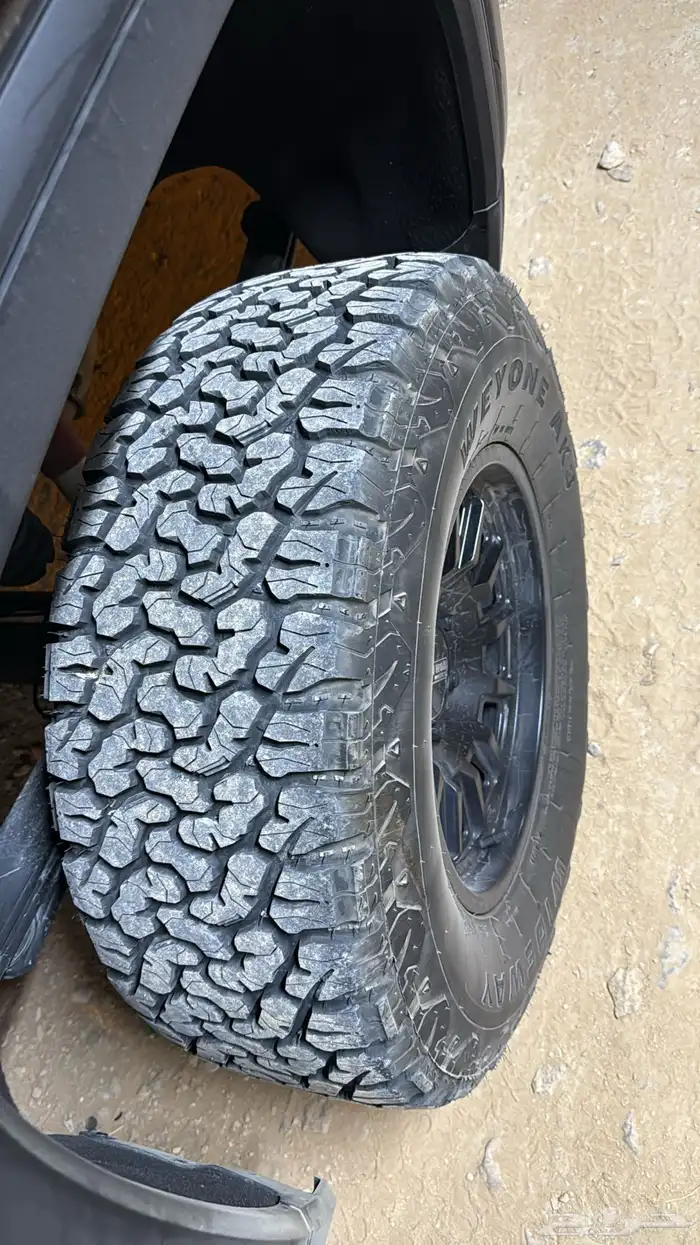 طقم جنوط كفرات شبه جديده الاستخدام شهرين تقريبا 1