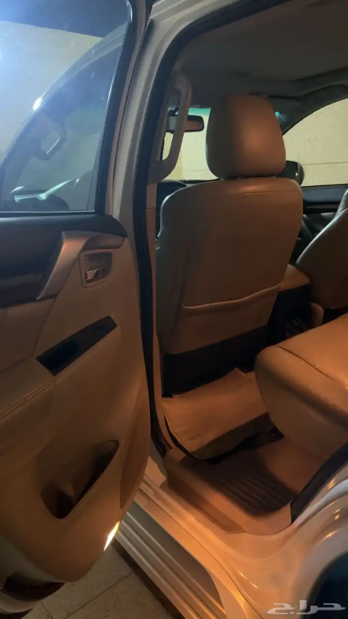 ميتسوبيشي مونتيرو 2018 6