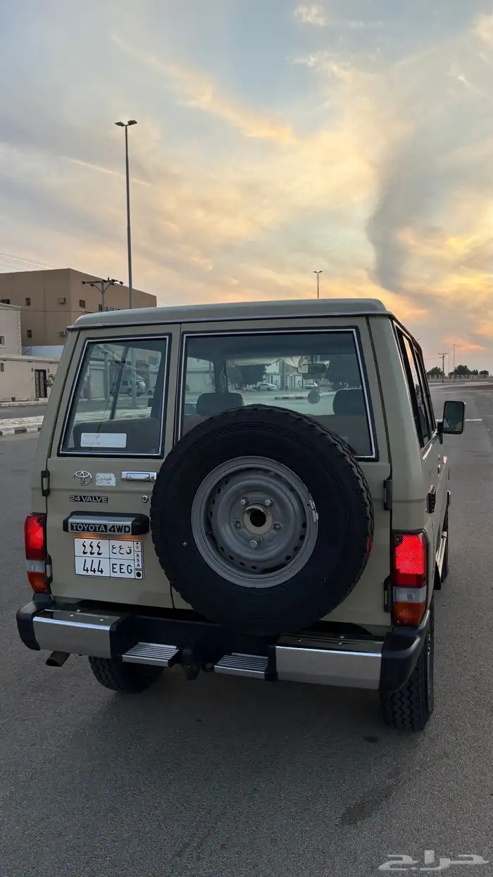 للبيع جيب ربع 2003 10