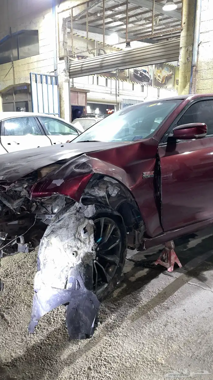 كرايزلر 5.7 V8 مصدومه 1