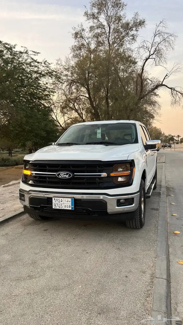 للبيع فورد أف F150 XLT جديد ممشى1250 كيلو فقط V8 أبيض 2025 0