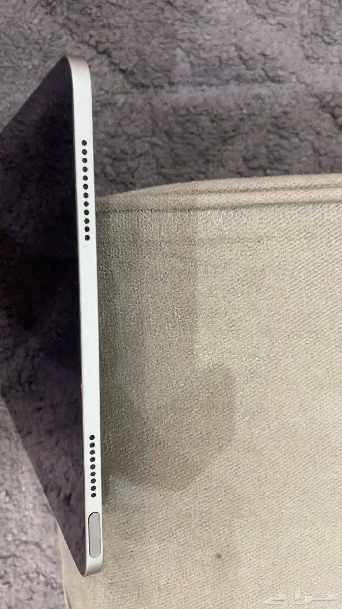 ايباد اير 2025 2