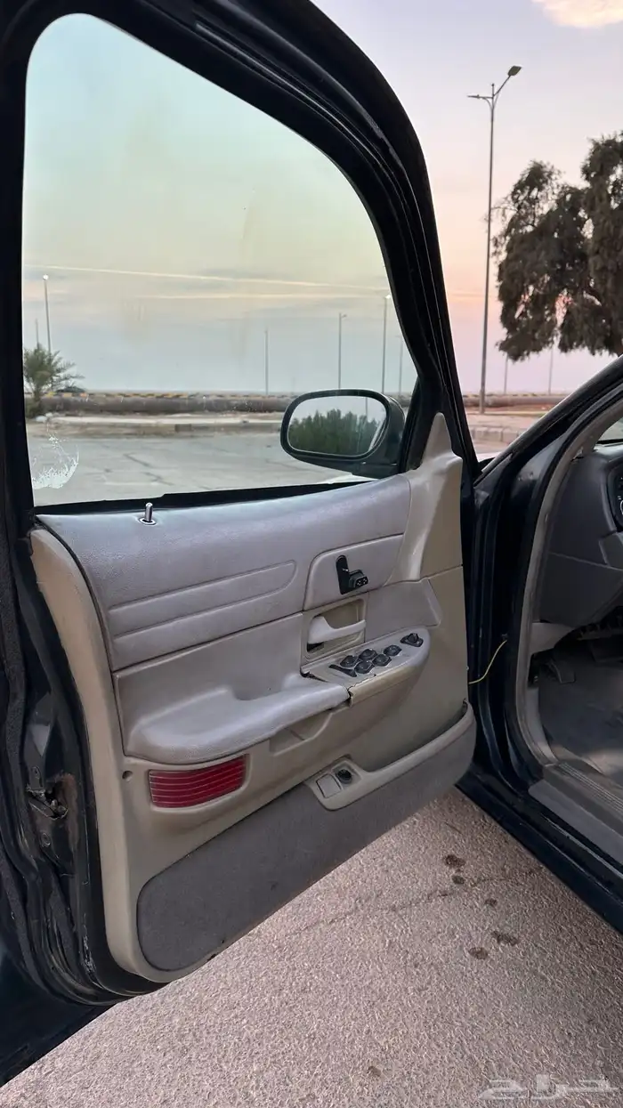 فورد فكتوريا سعودي مديل 99شكمانين 10