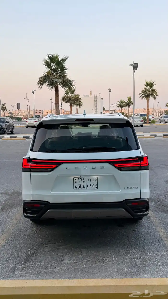 لكزس 2025 BB 4