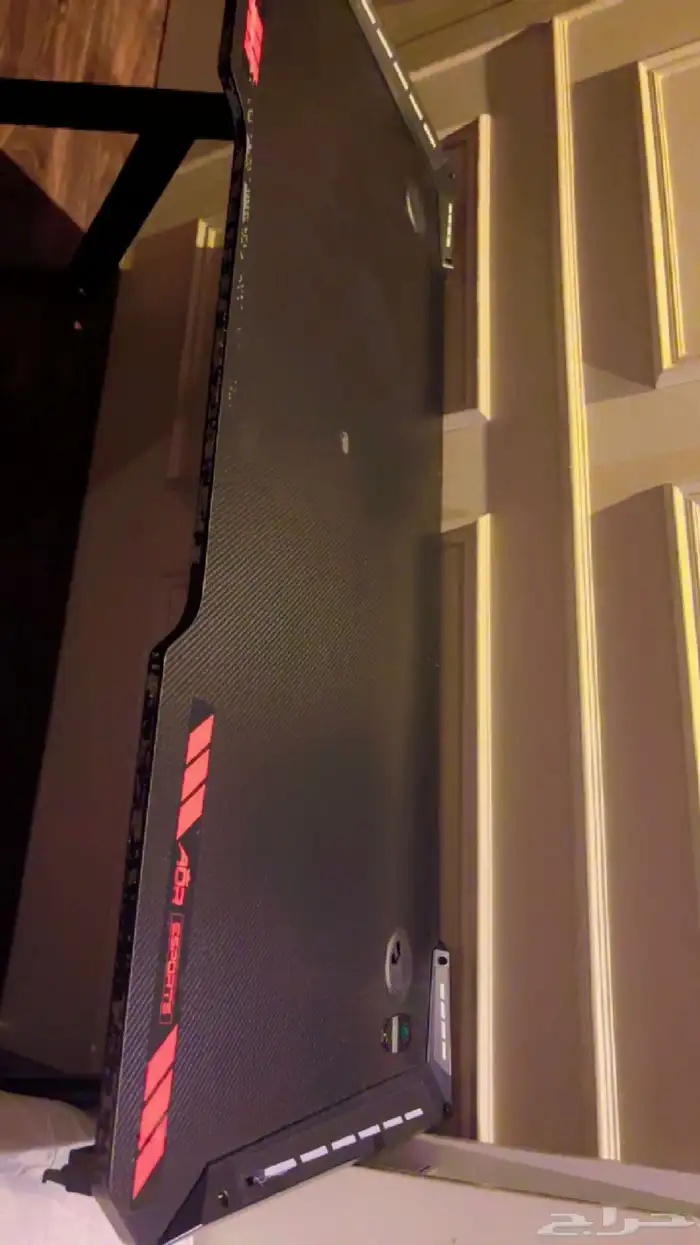 الطاولة   كرسي 0