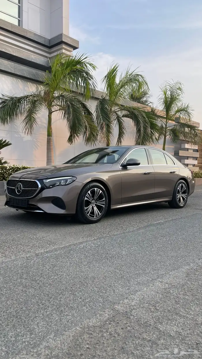 مرسيدس E200 2025 عداد 6 آلاف km ضمان الجفالي إلى 2027 0