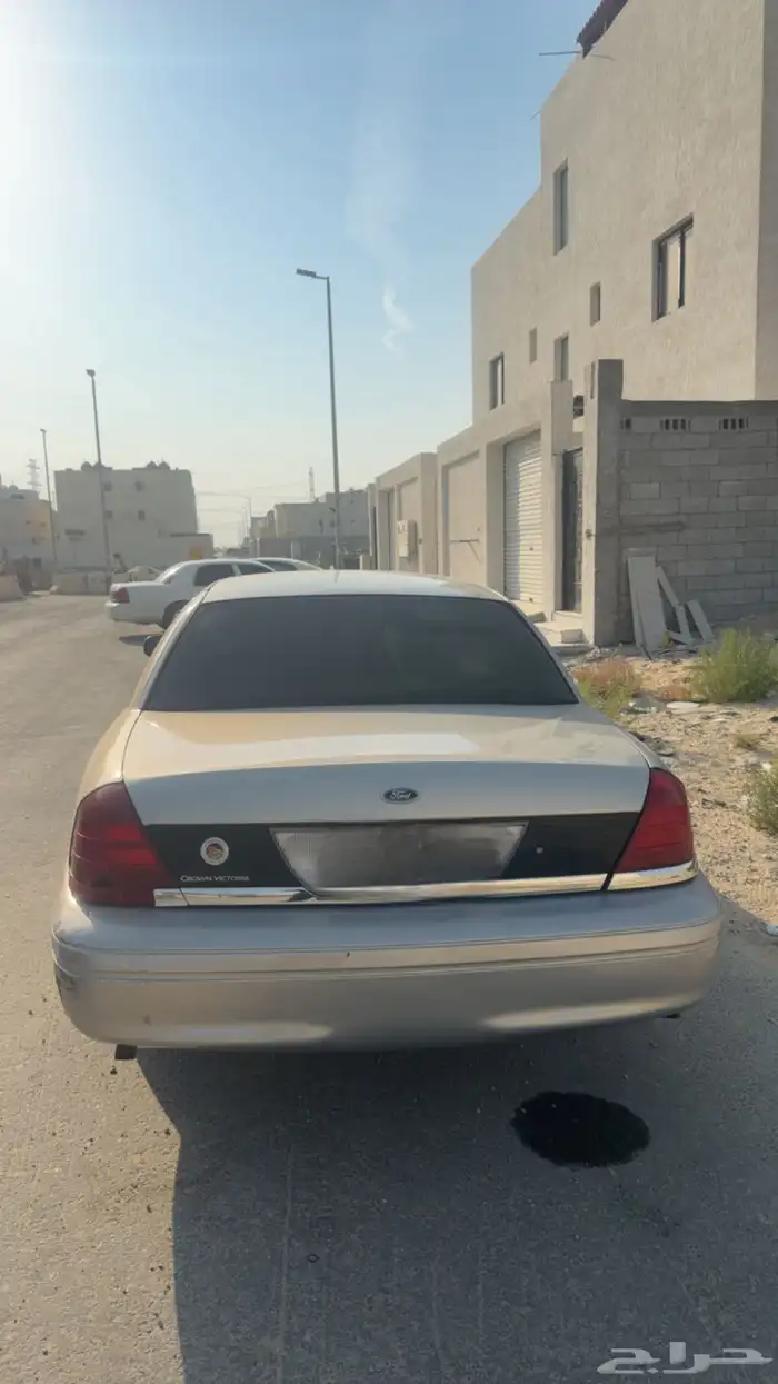 فورد كراون فكتوريا 1