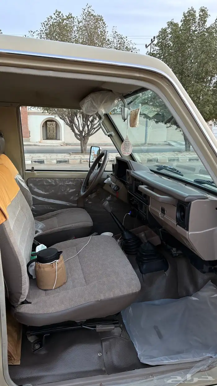 للبيع جيب ربع 2003 18