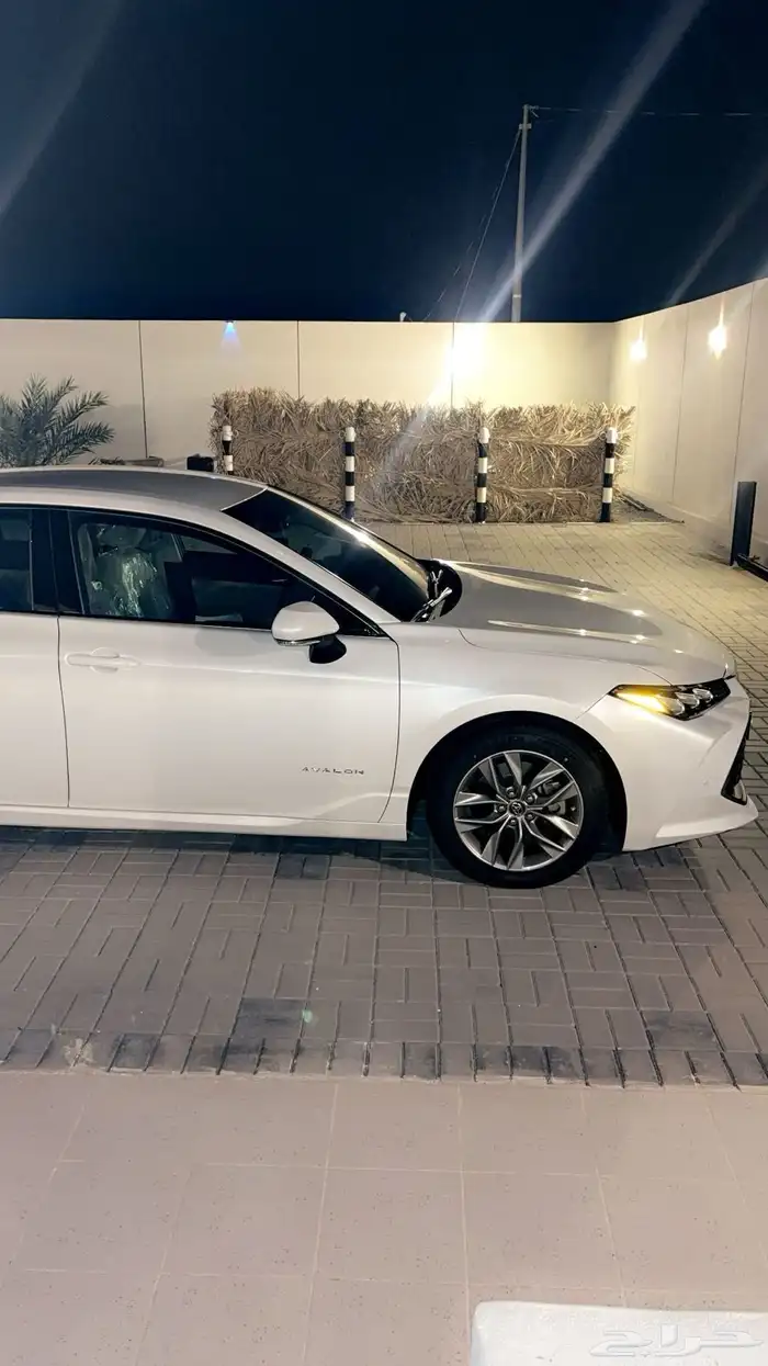 تويوتا افالون استاندر وكالة 11