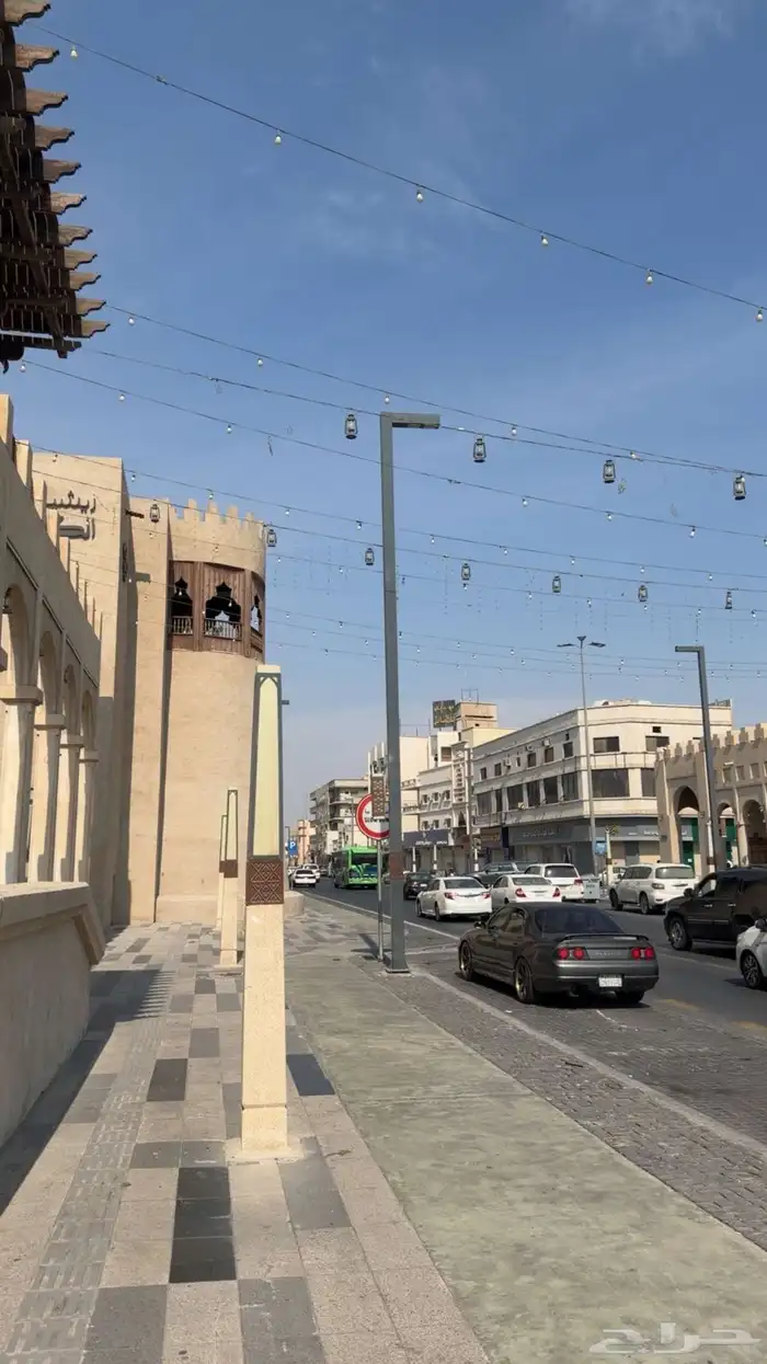 سكاي لاين 33 سيدان 1