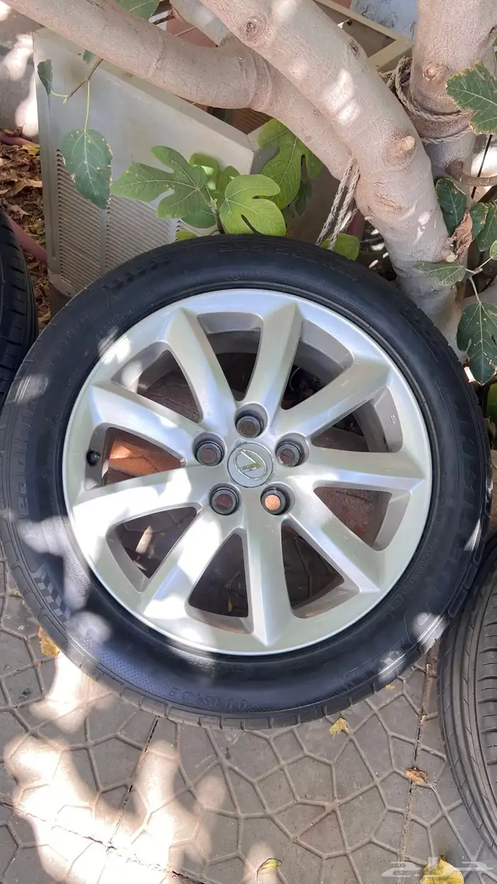 جنوط لكزس 460 بكفرات شبه جديده 2