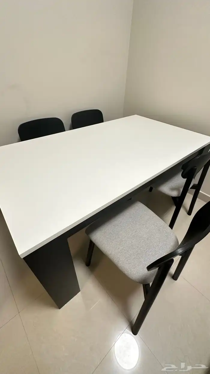 طاولة طعام 3