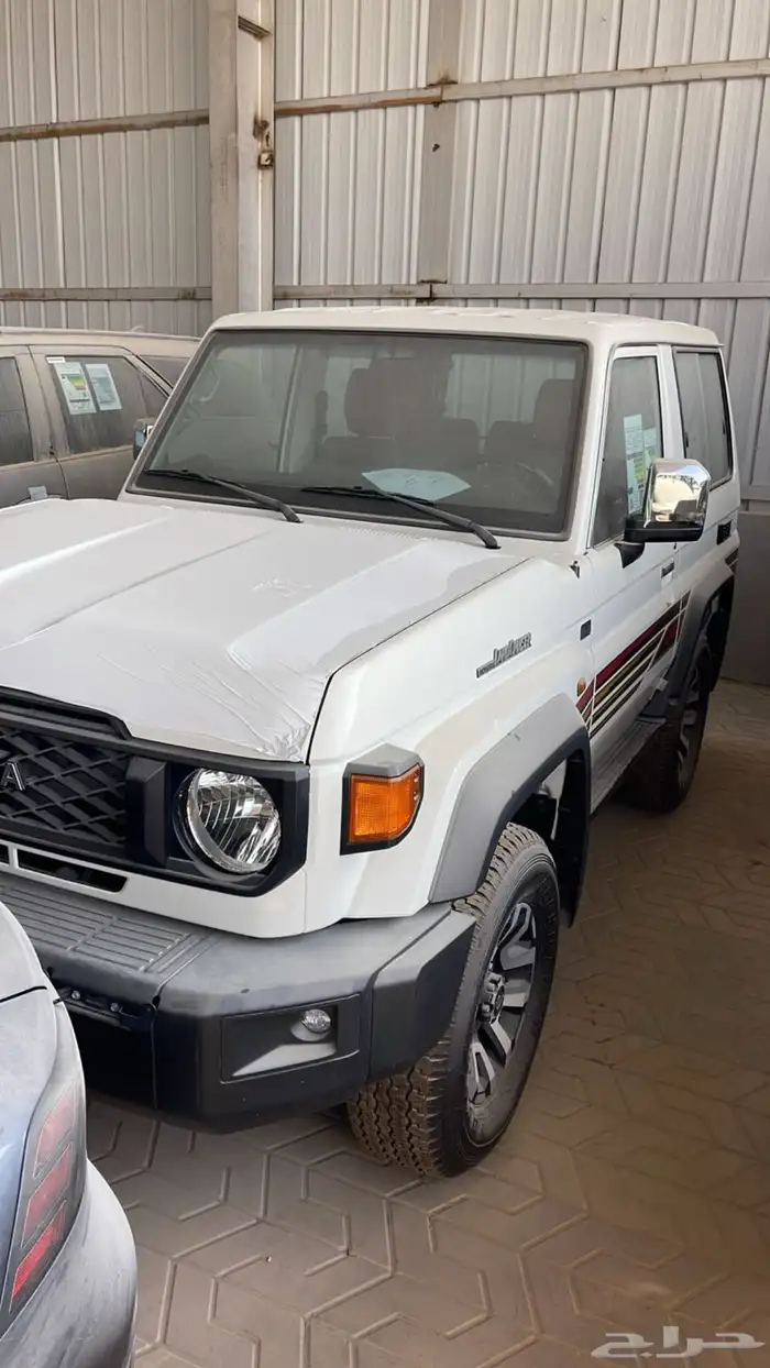 ربع 2025 بريمي ابيض فل كامل 0