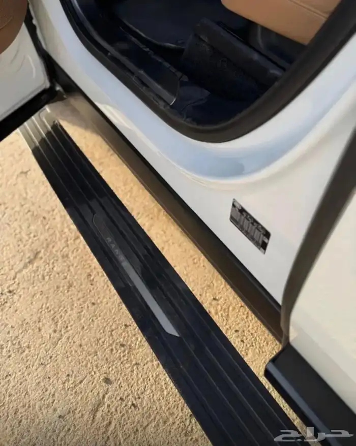 للبيع لاند روفر رنج فوج HSE 2023 وارد قطر 3