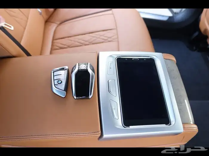للبيع BMW 730li Mkit 2021 نظيفة بكالة الوكالة . 23
