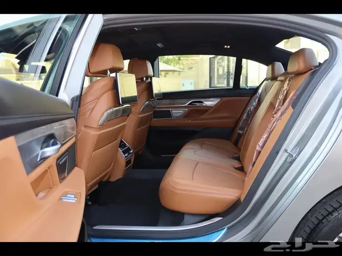 للبيع BMW 730li Mkit 2021 نظيفة بكالة الوكالة . 16