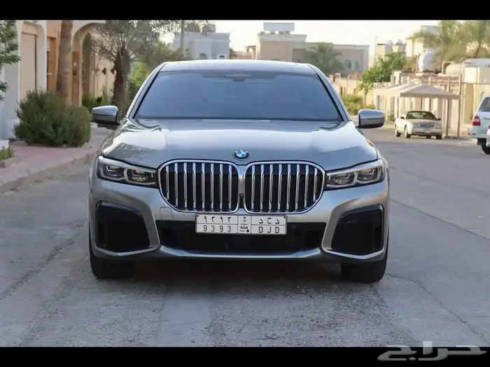 للبيع BMW 730li Mkit 2021 نظيفة بكالة الوكالة . 7
