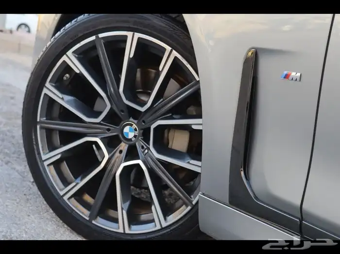 للبيع BMW 730li Mkit 2021 نظيفة بكالة الوكالة . 6