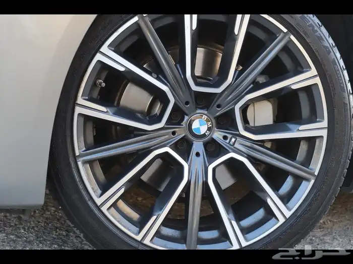 للبيع BMW 730li Mkit 2021 نظيفة بكالة الوكالة . 21