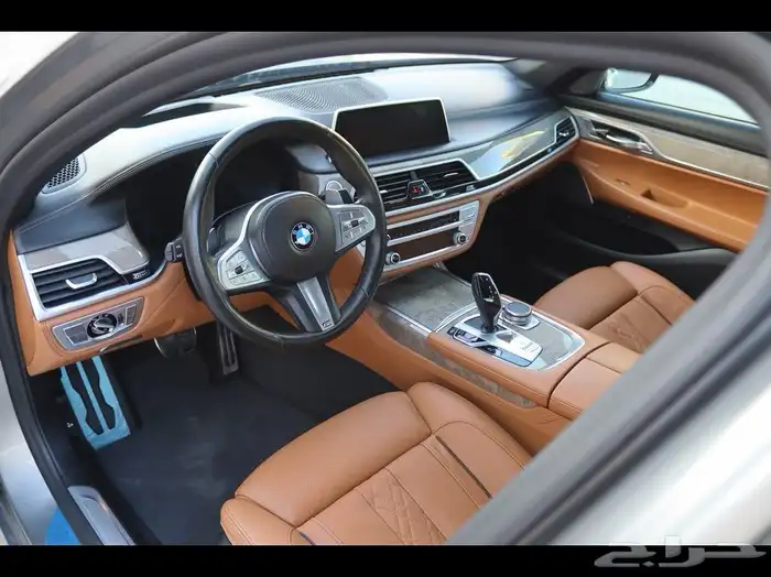للبيع BMW 730li Mkit 2021 نظيفة بكالة الوكالة . 17