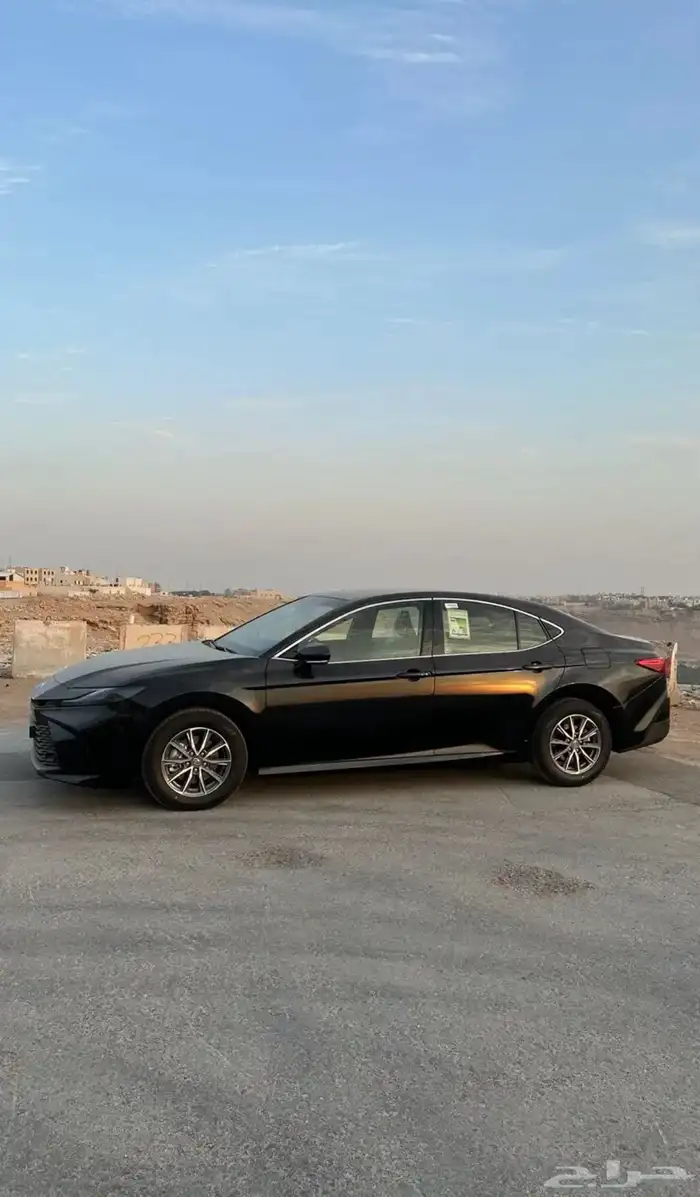 كامري 2025 اسود ستاندر E 3