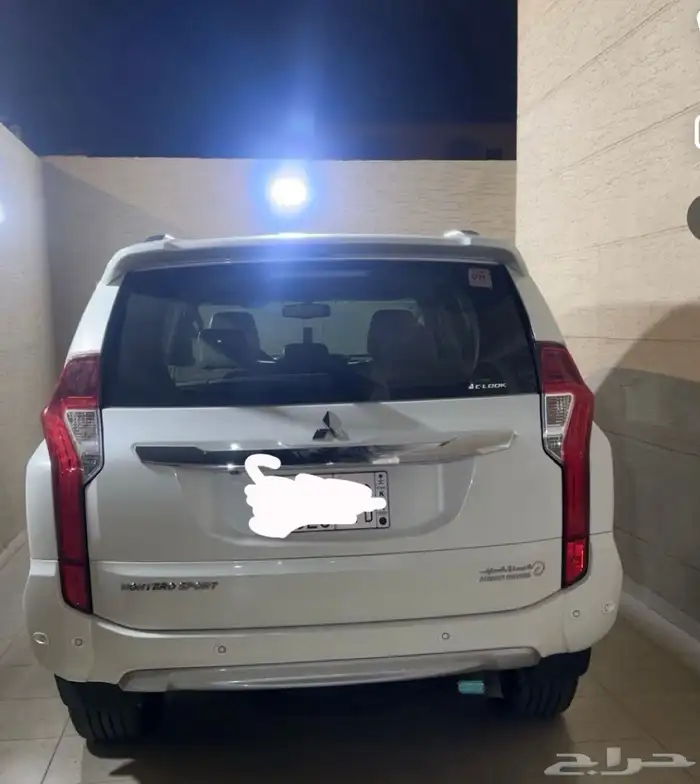 ميتسوبيشي مونتيرو 2018 12