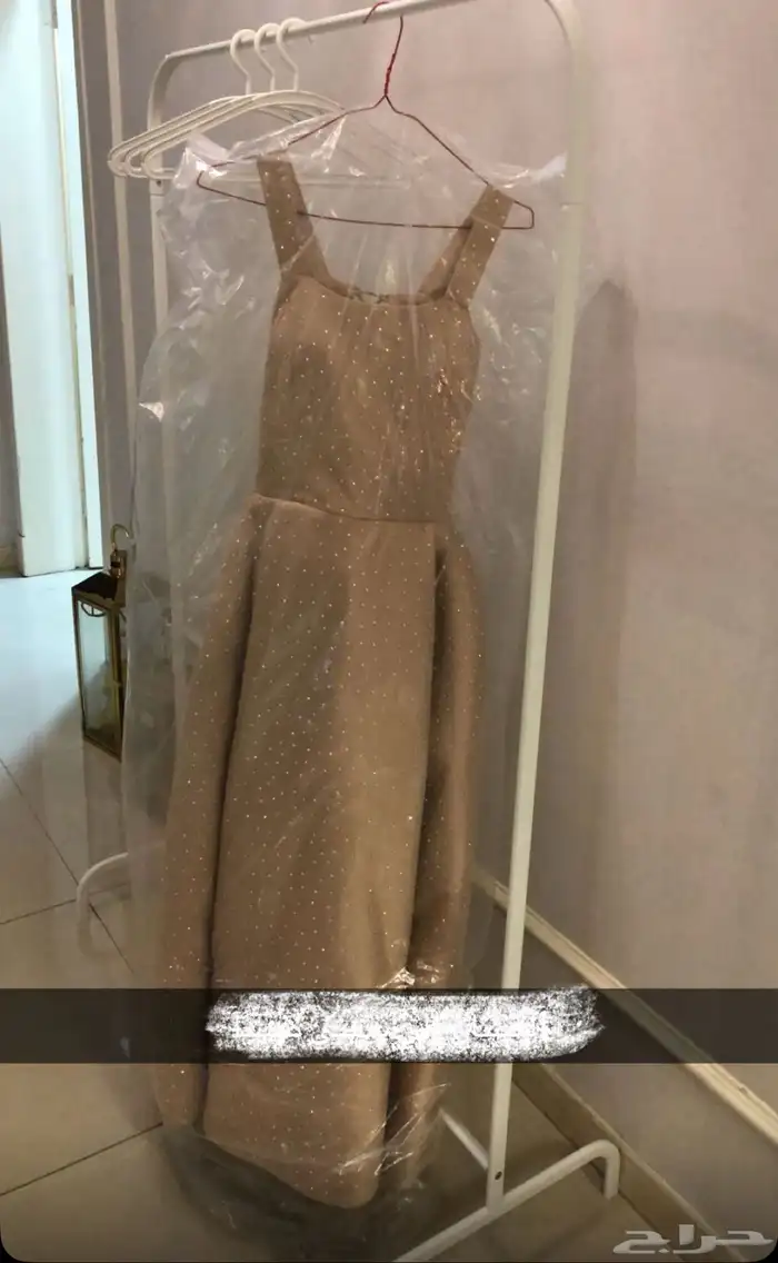 فستان لبس مره وحده مافيه عيوب   مقاس s   السعر 200 1