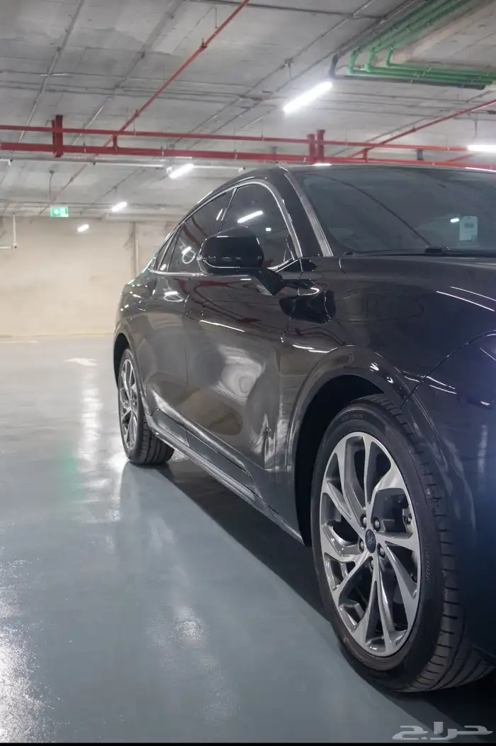 تورس فل كامل اللون اسود توكيلات الجزيرة موديل 2024 تيتانيوم 2