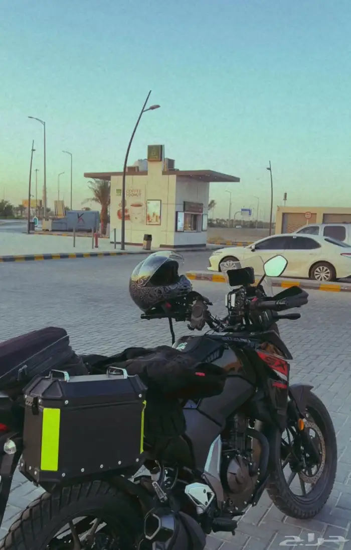 للبيع دراجة نارية سوزوكي ادفنشر 250cc Suzuki 1