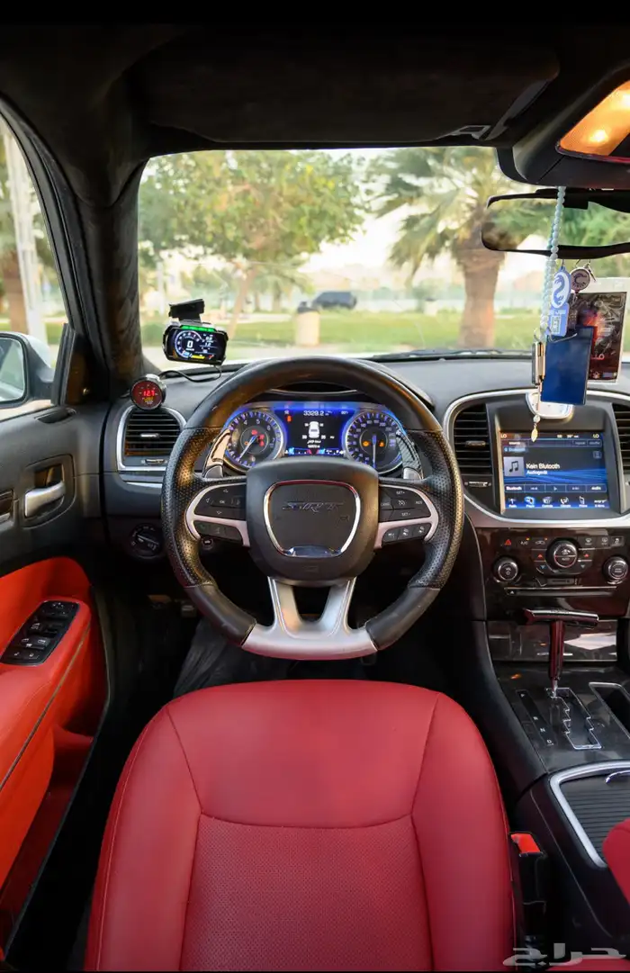 Chrysler srt 8 كرايسلر 11