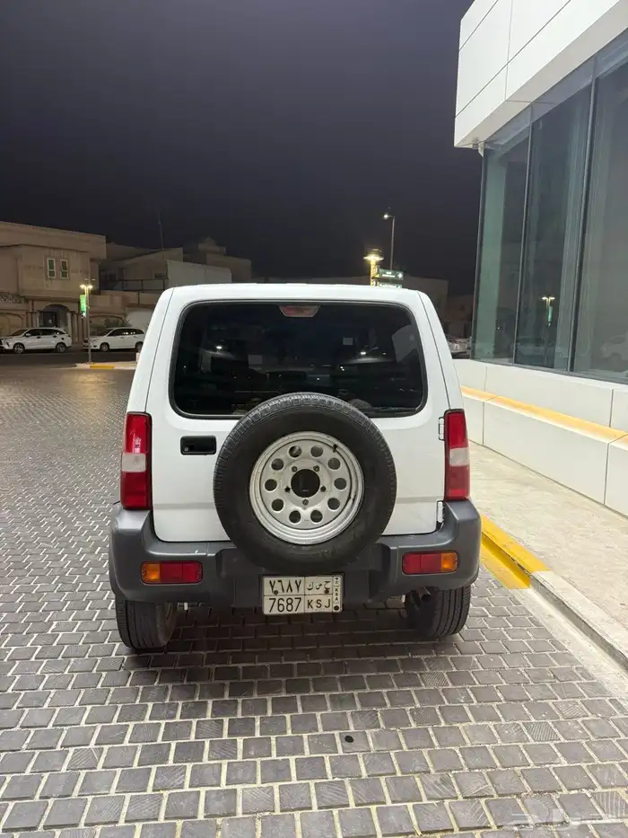 سزوكي جيمني 4