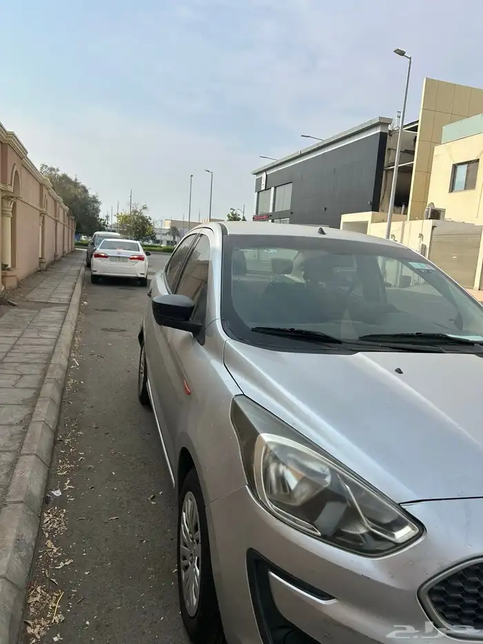 فورد فيغو للبيع 1