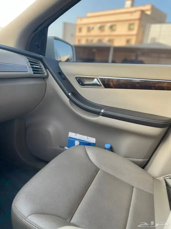 للبيع مرسيدس مخزن R300 2011 21