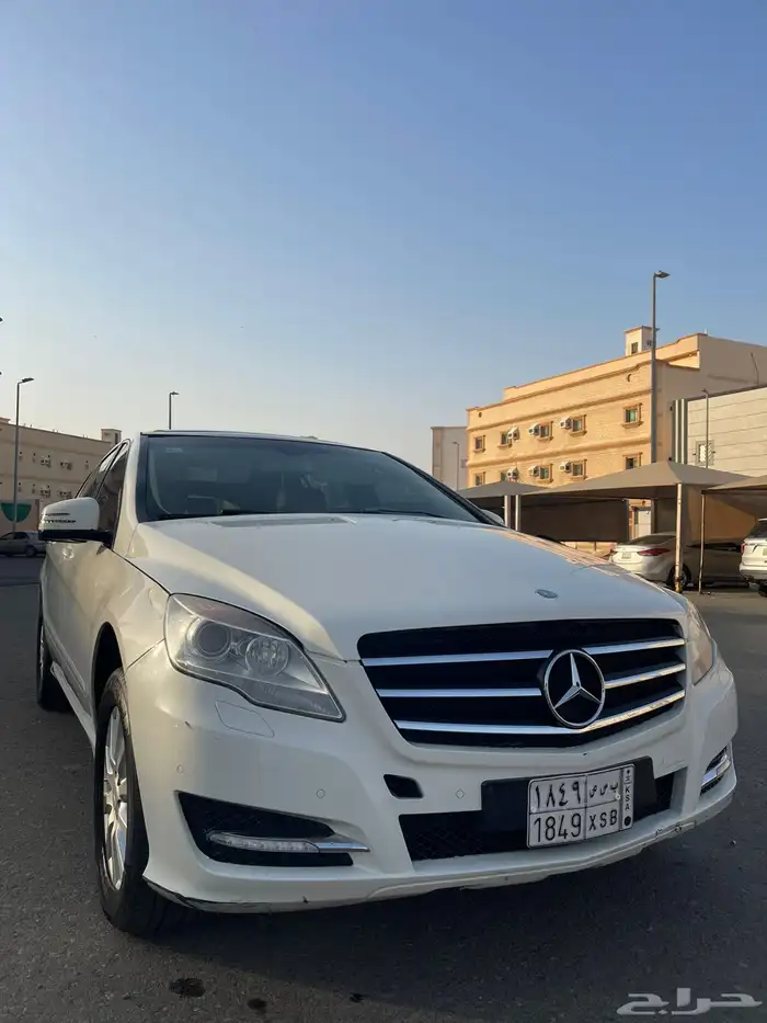 للبيع مرسيدس مخزن R300 2011 2