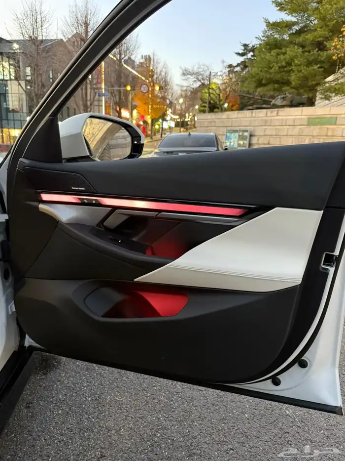 بي ام دبليو 520i 17