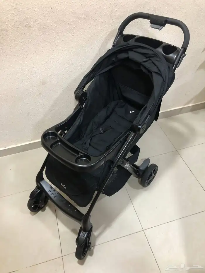 عربة أطفال نظيفة 3