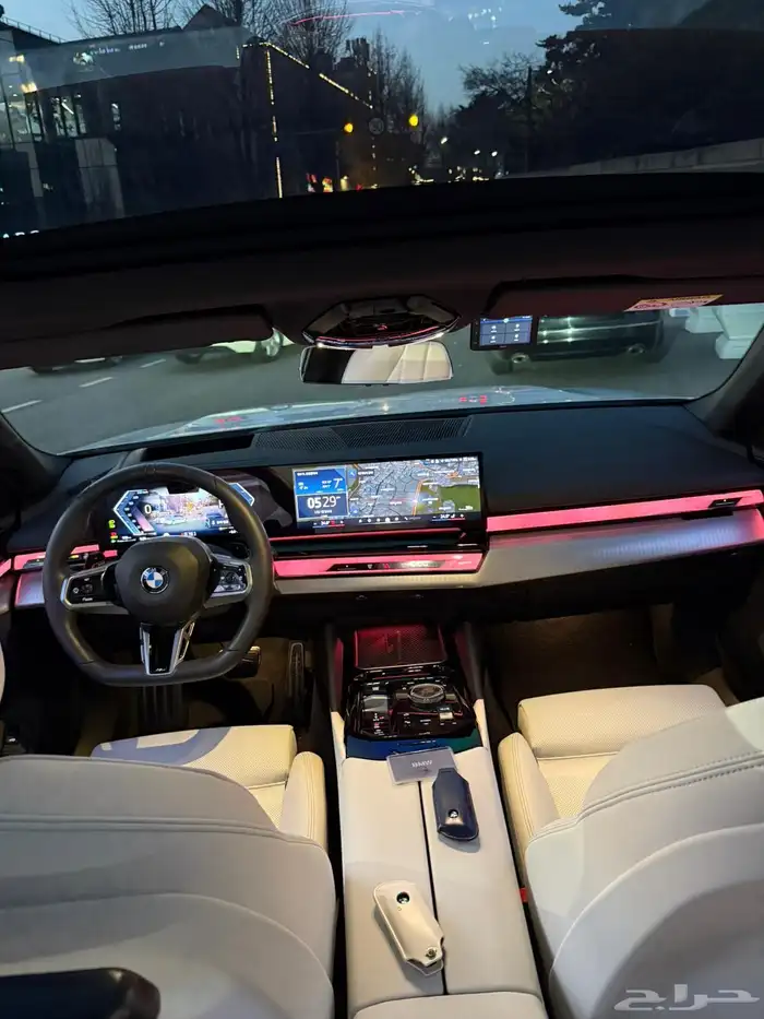 بي ام دبليو 520i 16