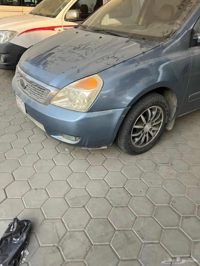 السياره لي البيع بي 15 قابل للتفاوض ممشى السياره 200 الف 1