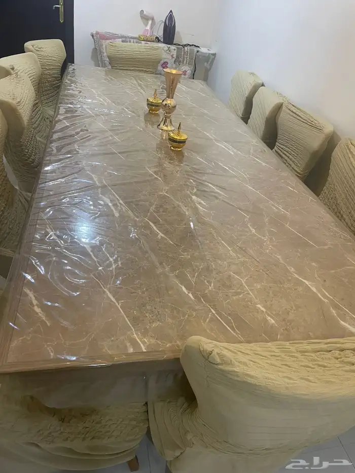 طاولة طعام كبيرة للبيع 1