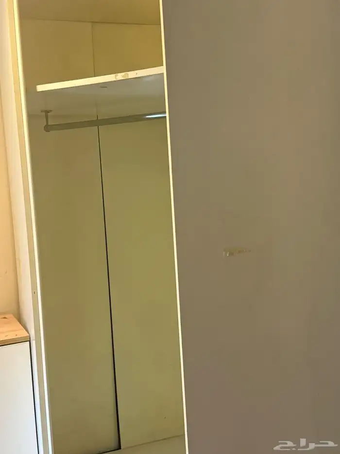 غرفة نوم سرير 180 مع المطرح وتسريحه و2 كومدي ودلاب كورنر 15