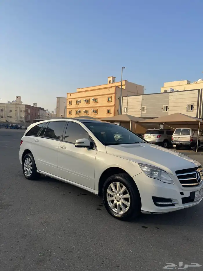 للبيع مرسيدس مخزن R300 2011 3