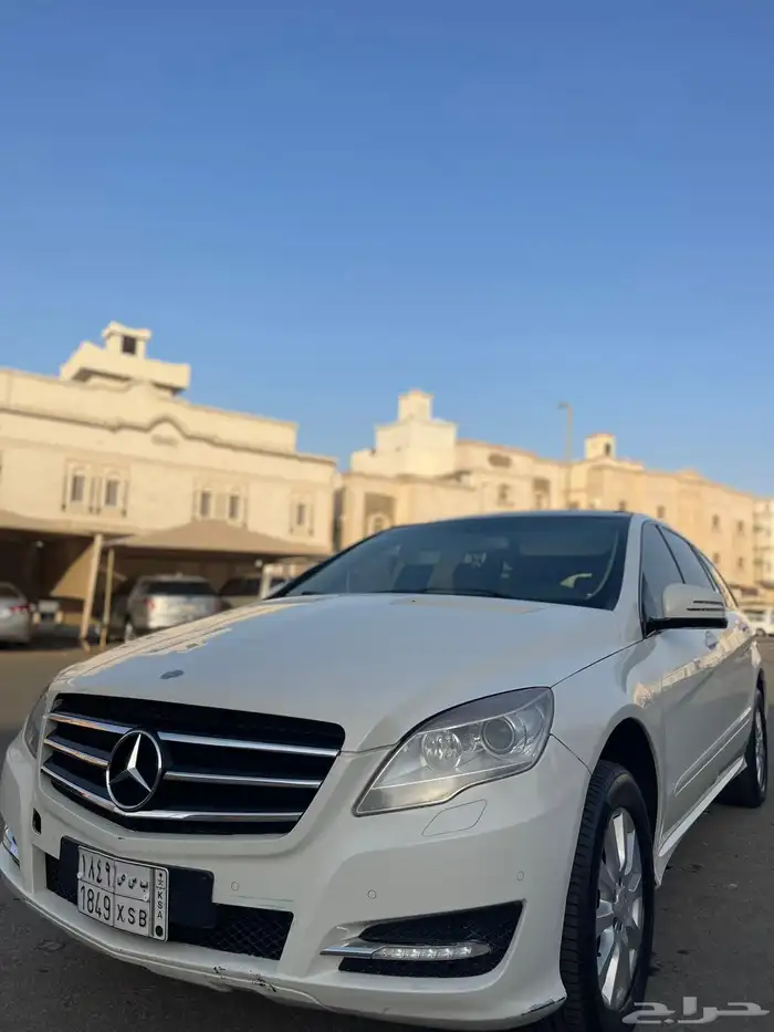 للبيع مرسيدس مخزن R300 2011 13