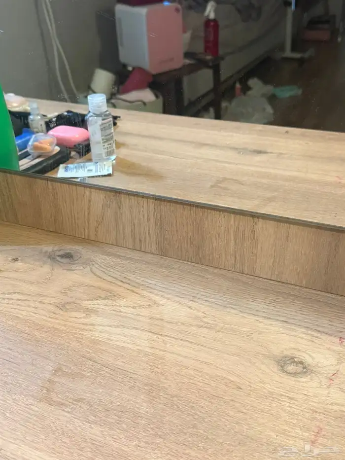 غرفة نوم سرير 180 مع المطرح وتسريحه و2 كومدي ودلاب كورنر 12