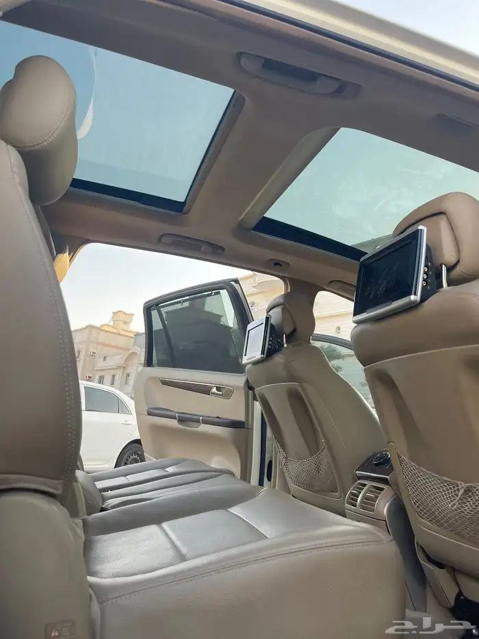 للبيع مرسيدس مخزن R300 2011 23