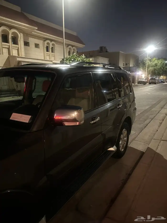 متسوبيشي باجيرو 2016 نص فل GLS 10