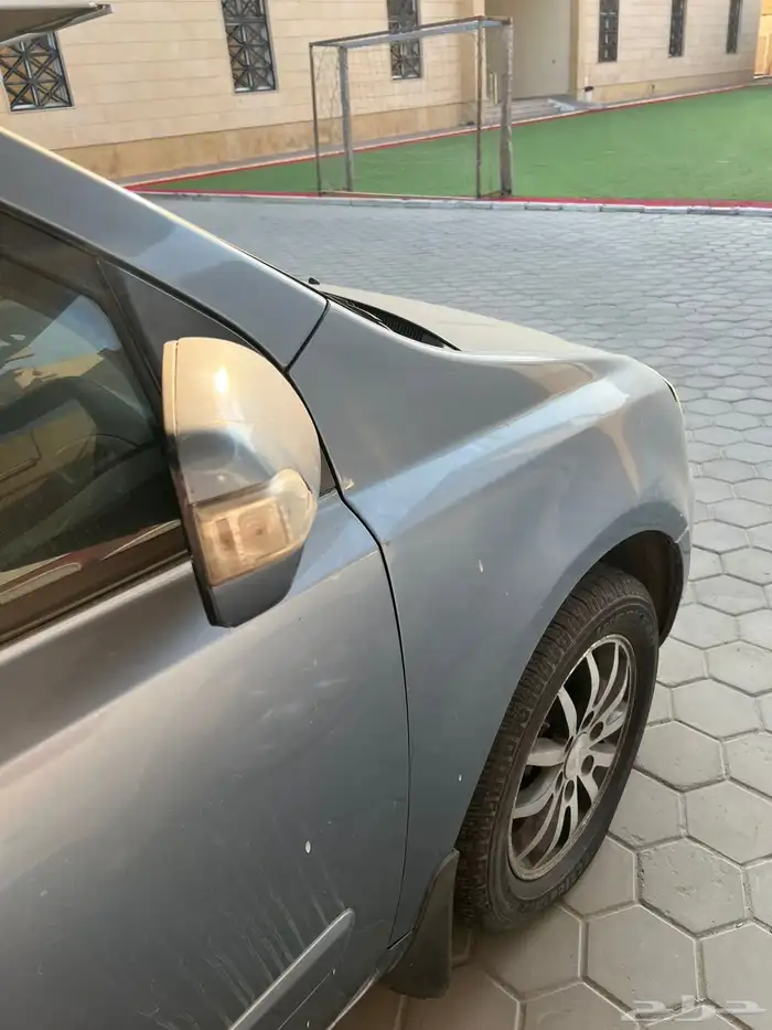 السياره لي البيع بي 15 قابل للتفاوض ممشى السياره 200 الف 0