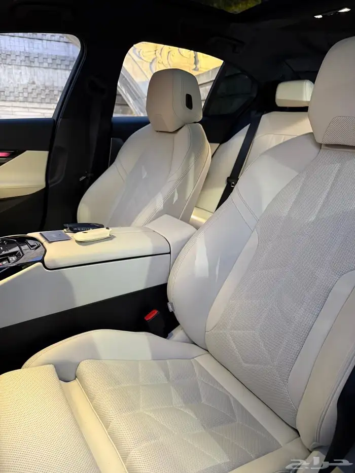 بي ام دبليو 520i 2