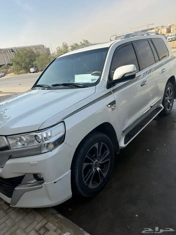 جيب لاندكروزر VXR 2018 0