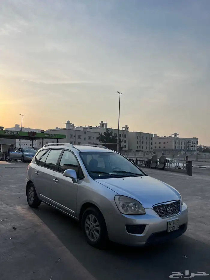 كيا كارينز 2013 3