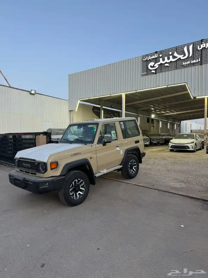 تويوتا ربع 2025 سعودي فل كامل بنزين قير اتوماتيك جديد بيج 0